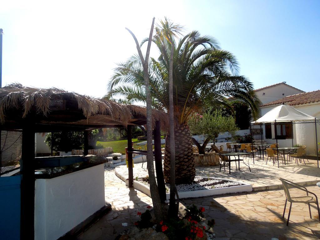 The Sea Garden Hotel Л'Ампола Екстериор снимка